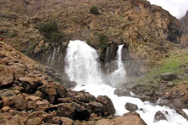 سفر به۷ آبشار رؤیایی؛از دانه های الماسی «آب سفید» تا جادوی «بیشه»