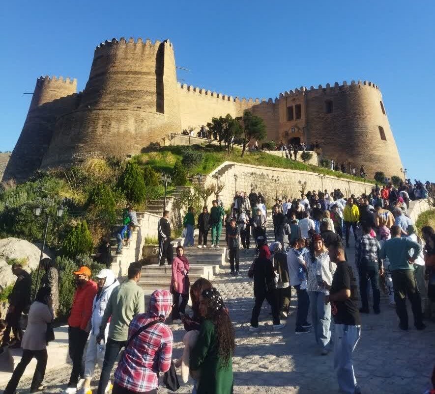 بازدید ۱۴ هزار گردشگر نوروزی از مجموعه تاریخی فلک‌الافلاک خرم‌آباد